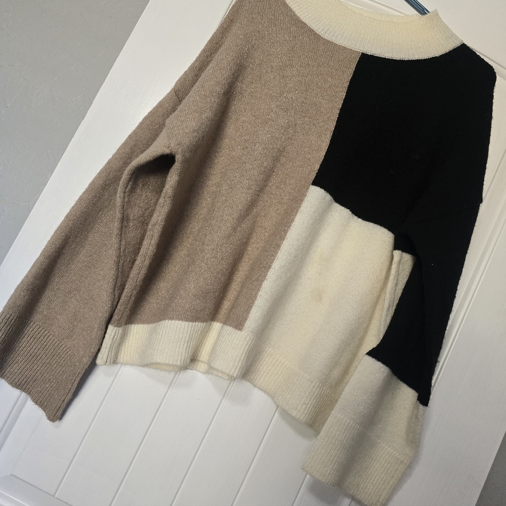 Blu‎ Pepper Sweater Medium
